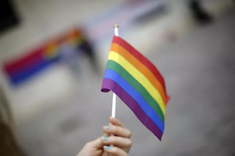 Ortzadar bandera, LGTB kolektiboaren sinboloa