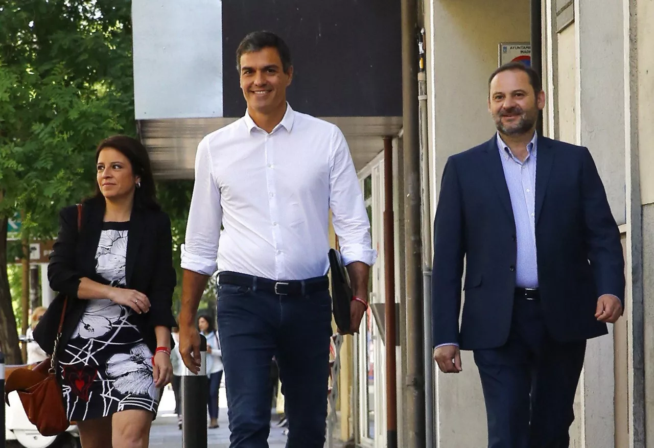 PEDRO SANCHEZ  ADRIANA LASTRA  JOSE LUIS ABALOS EFE