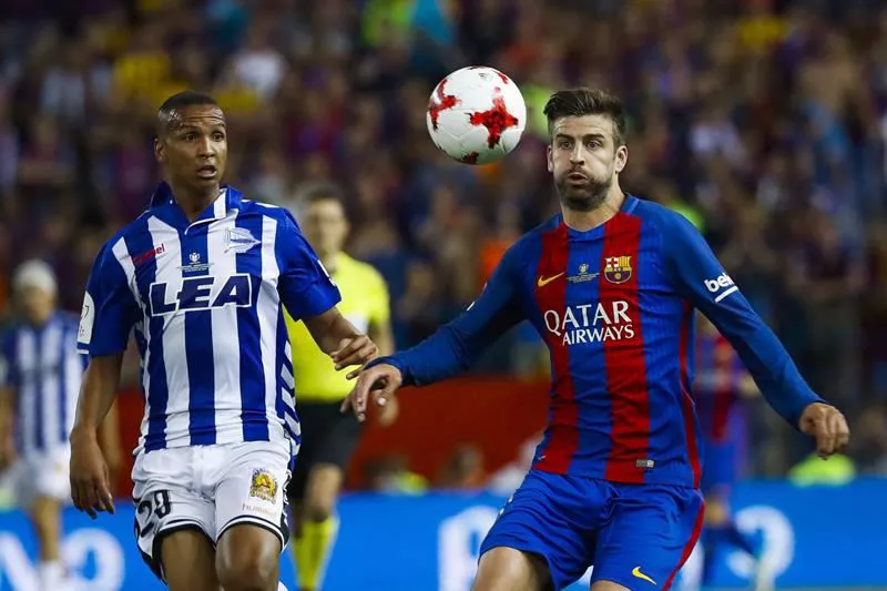 DEYVERSON PIQUE BARCELONA ALAVES EFE
