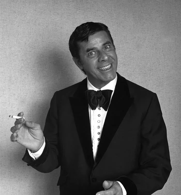 JERRY LEWIS EFE