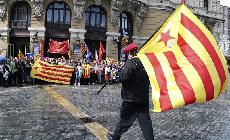 BILBAO concentración elkarretaratzea cataluña katalunia EFE