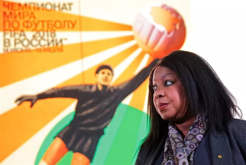 La secretaria general de la FIFA, Fatma Samoura
