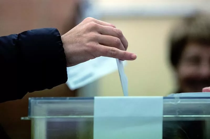 HAUTESKUNDEAK ELECCIONES KATALUNIA 21D VOTANDO BOTOKUTXA EFE