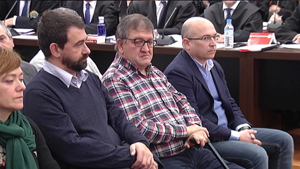 DE MIGUEL AUZIA AKUSATUAK EITB 