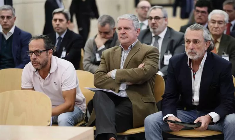 Álvaro Pérez Alonso 'El Bigotes', Pablo Crespo y Francisco Correa durante el juicio. Foto: EFE