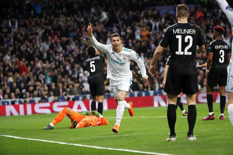 Cristiano Ronaldo celebrando el segundo de sus goles. Foto: EFE