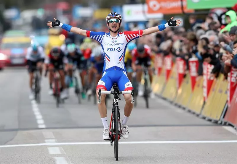 PARIS NIZA RUDY MOLARD EFE