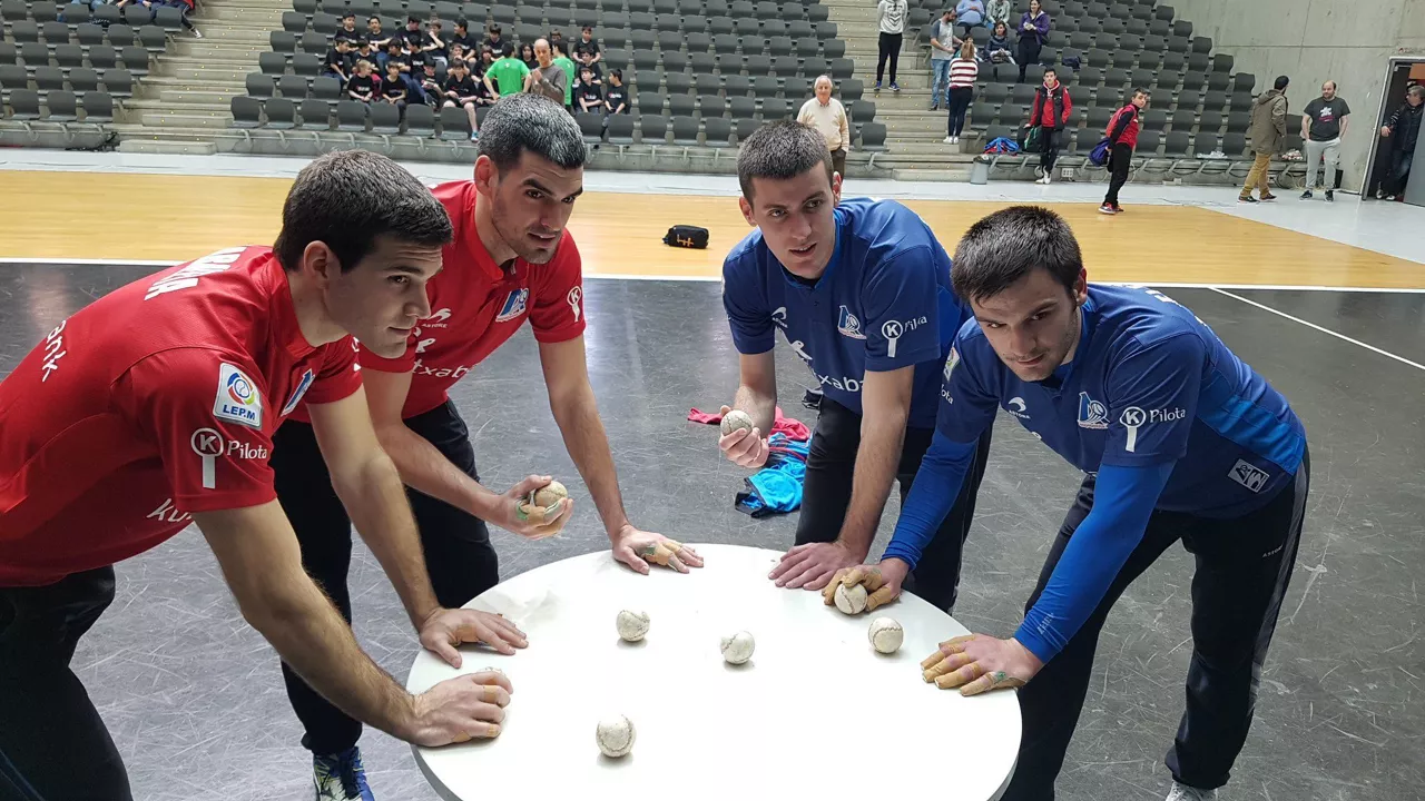 PELOTA AUKERAKETA
