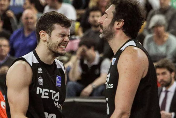 TODOROVIC MUMBRU DESCENSO BILBAO BASKET EFE