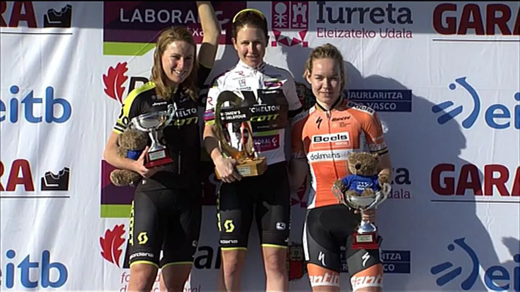 20180522194002_emakumeenbirapodiuma_