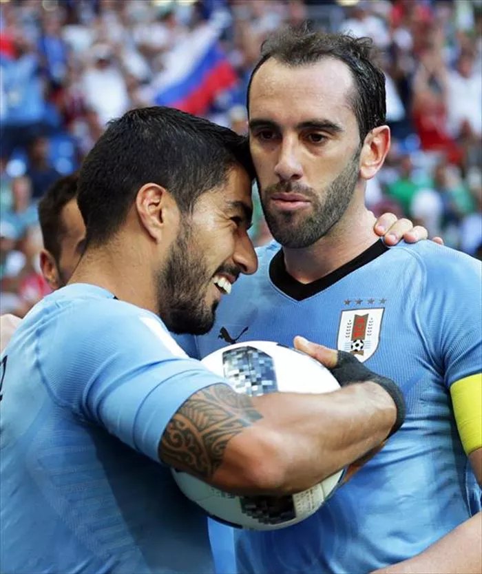 Luis Suárez marca a Arabia el 1-0