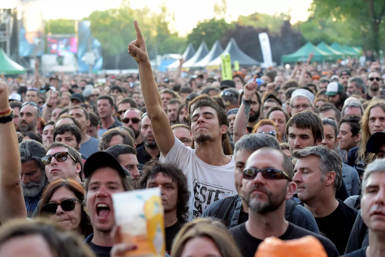 El público asistente al concierto del grupo noruego Turbonegro. Imagen: EFE