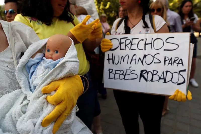 Protesta para reclamar derechos para los bebés robados