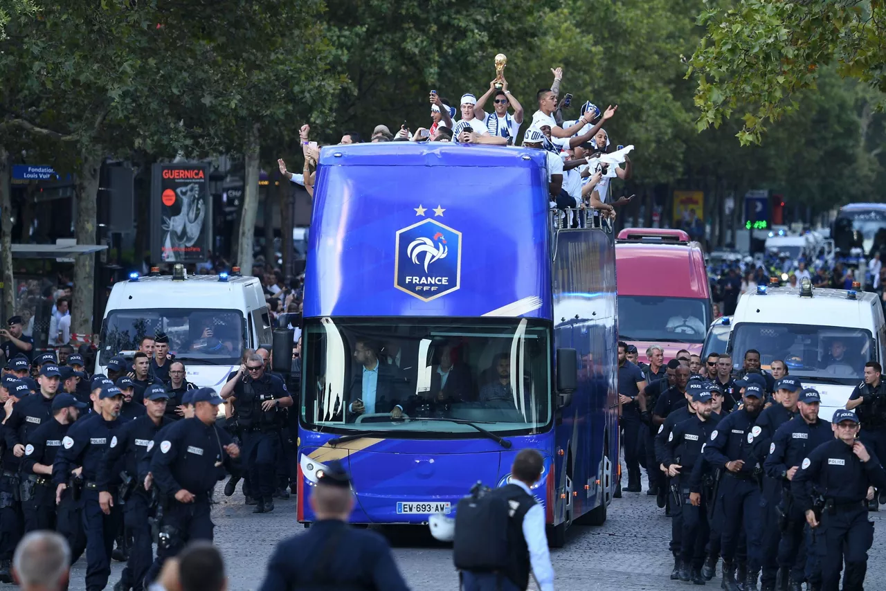 PARIS RECIBIMIENTO FRANCIA CAMPEON DEL MUNDO 2018 04