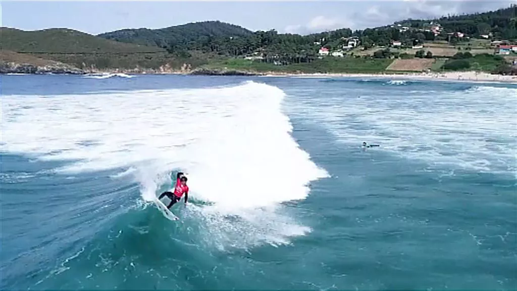 20180826193127_nadia-erastorbe-surf_