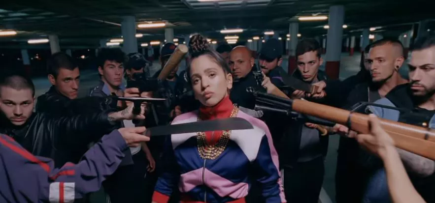 Rosalia: "Pienso en tu mira"