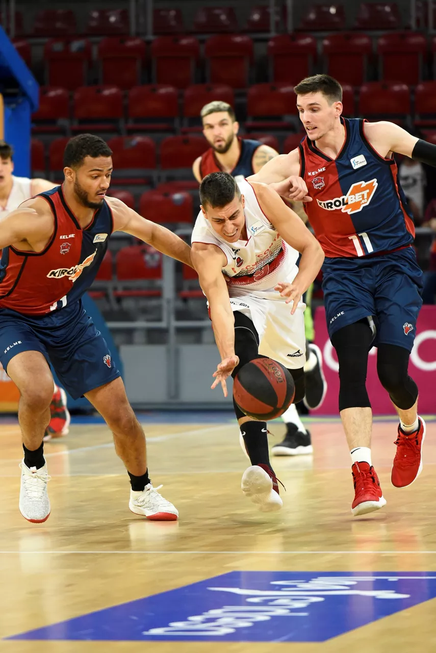 BASKONIA TECNYCONTA ZARAGOZA SHAVO SHIELDS MATT JANNING EFE