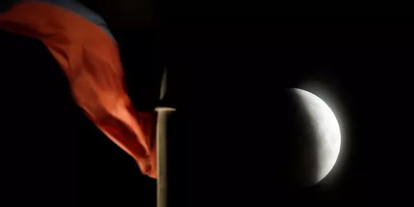 Ilargi eklipse osoa Errusian. Argazkia: EFE.