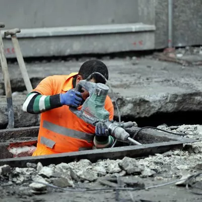 TRABAJADOR LANGILEA EFE