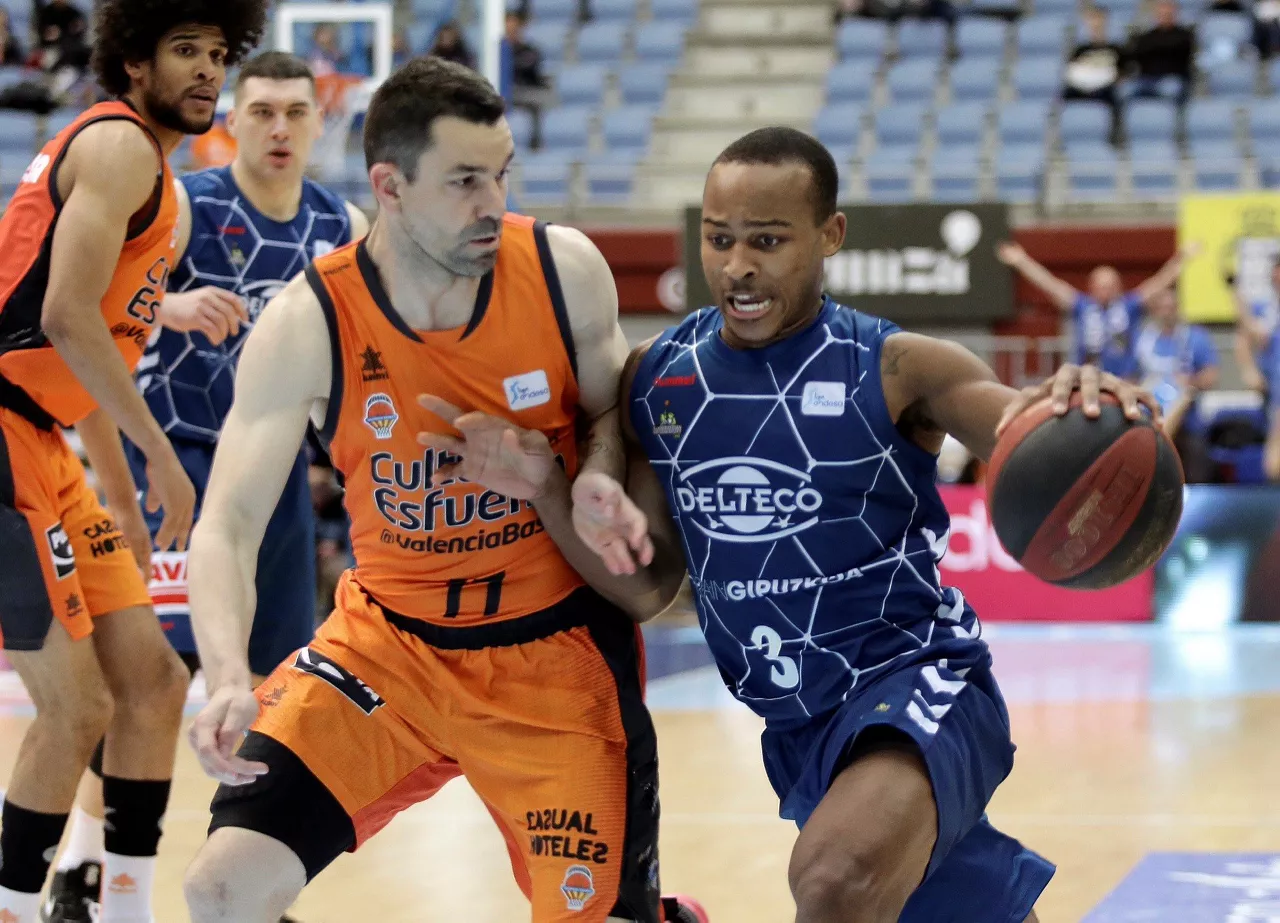 GARRETT RAFAMARTINEZ GIPUZKOABASKETGBC VALENCIA EFE