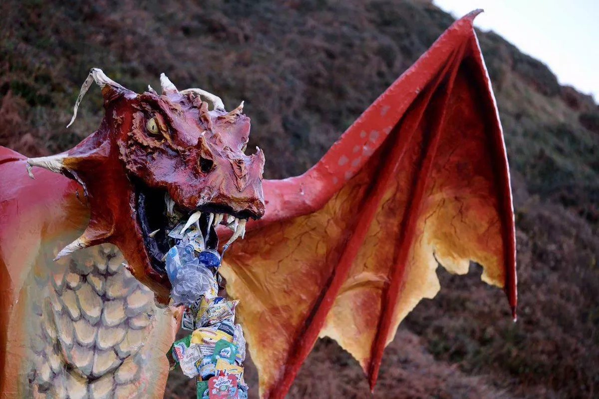 Greenpeacen dragoia Gaztelugatxen. Argazkia: Greenpeace