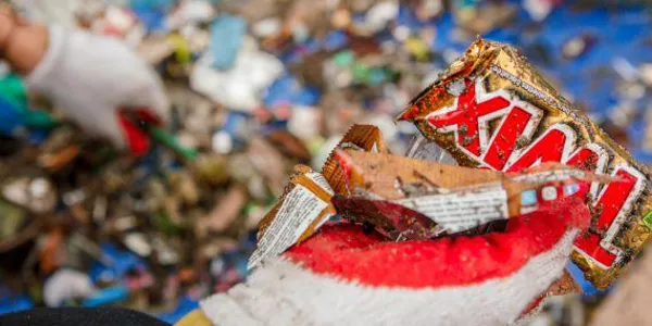 Greenpeacen dragoia Gaztelugatxen. Argazkia: Greenpeace