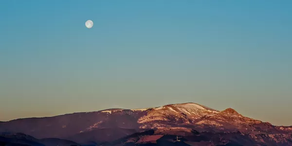 Luna de gusano en Aramaio. Foto: José Luis Madina.