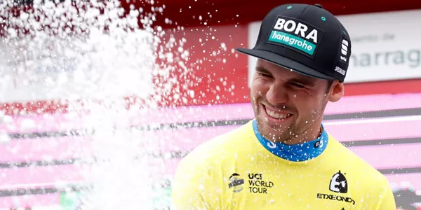 Maximilian Schachmann, con el maillot de líder. Foto: EFE