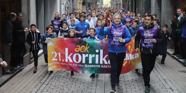 Korrika apirilak 12 argazkia AEK