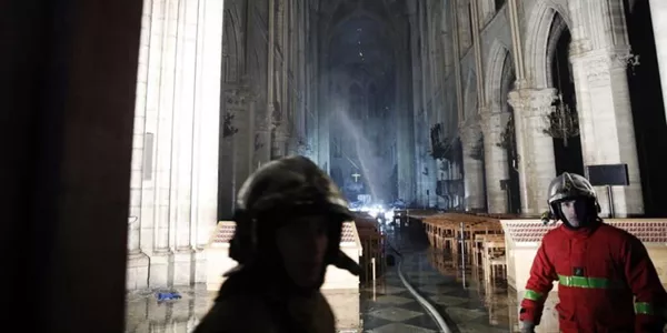 Interior de la catedral de Notre Dame (EFE)