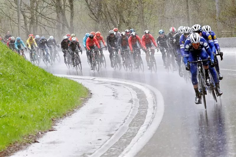CICLISMO PELOTON LIEJA BASTOÑA LIEJA