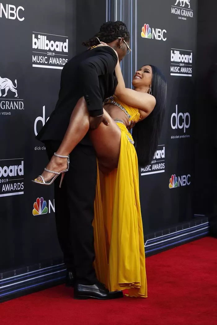 Offset eta Cardi B, Billboard sarietan. EFE