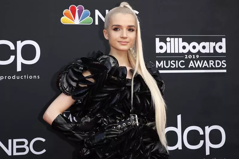 Poppy, Billboard Sarietan. EFE