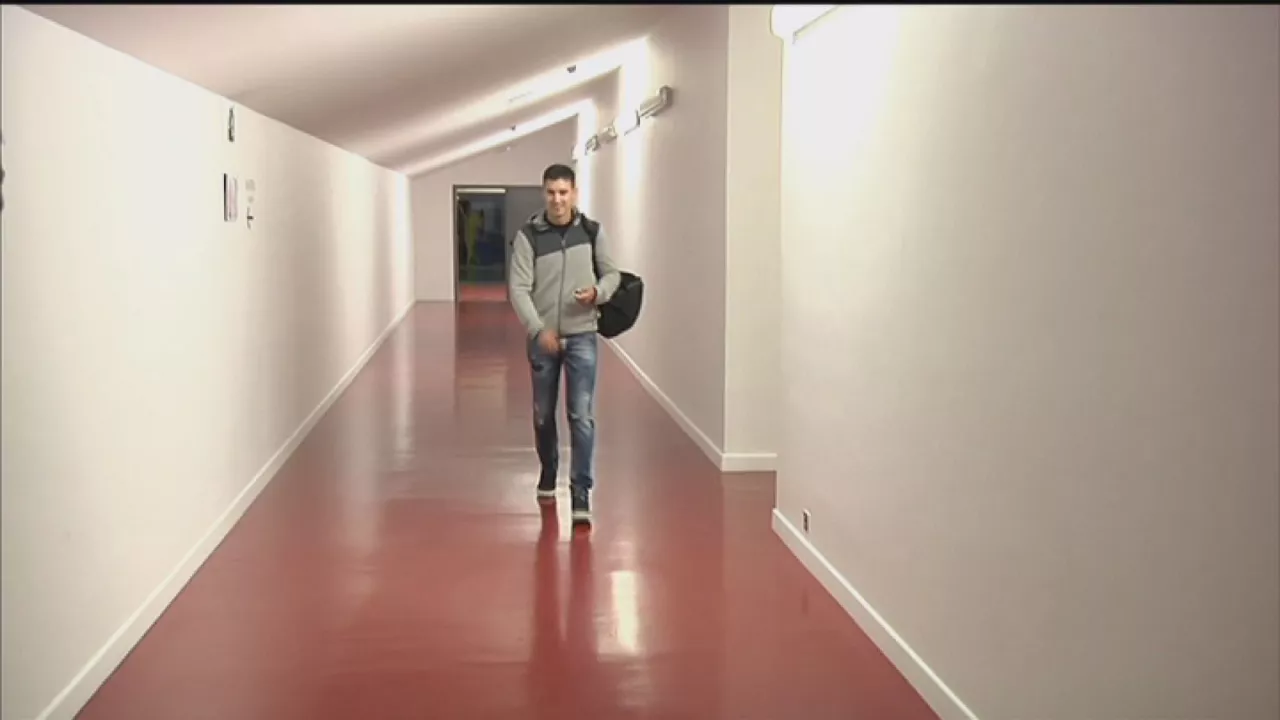 Bizkaiko pelotaria Bizkaia frontoian da jada 2019ko Buruz buruko finala Iker Irribarriaren aurka jokatzeko.