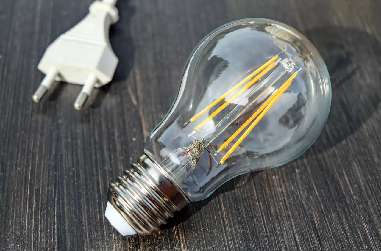 La luz alcanzará el martes su máximo histórico con 544,98 euros/MWh