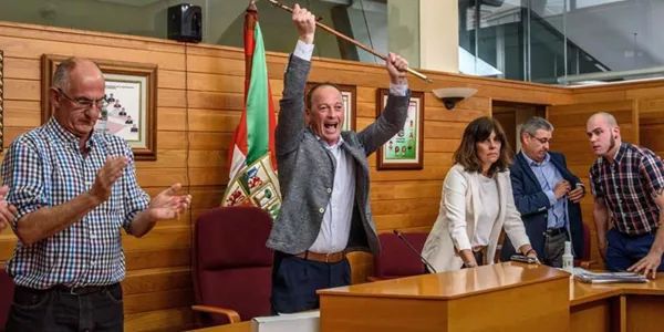 Joseba Urbieta, alcalde de Alonsotegi. Foto: EFE
