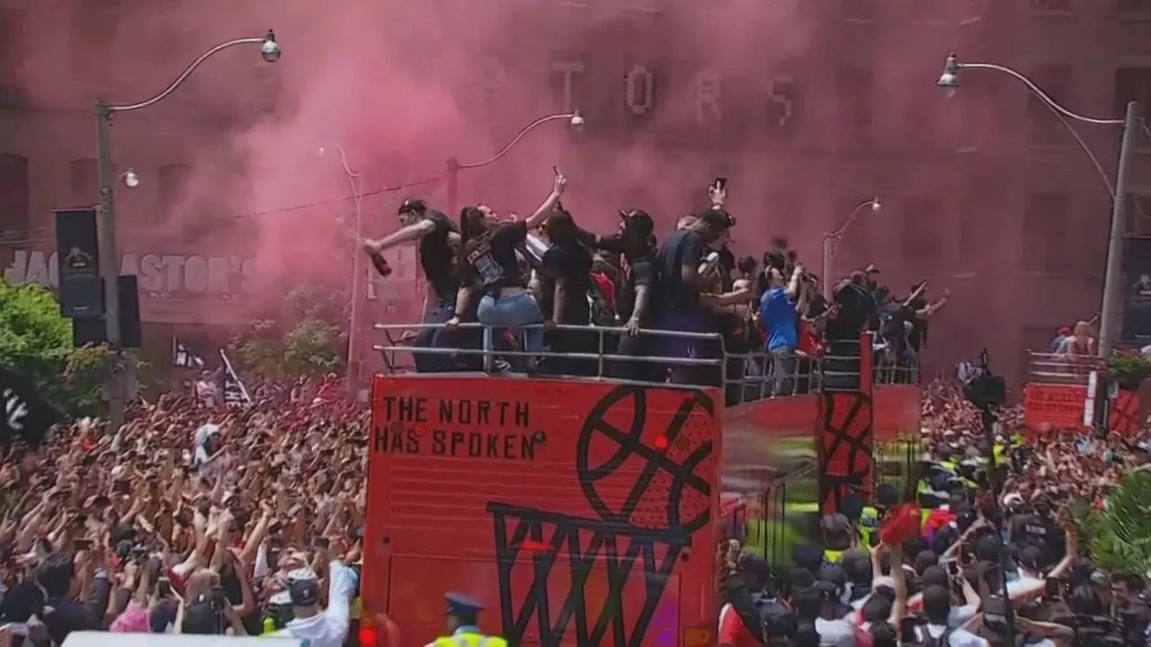 20190618085329_toronto-raptor_