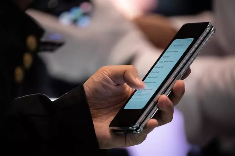 TELEFONO MOVIL mugikorra 5G EFE