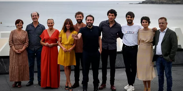Aitor Gabilondo, Elena Irureta , Ane Gabarain , José Ramón Soroiz, Mikel Laskurain , Susana Abaitua , Loreto Mauleón , Jon Olivares, Iñigo Aranbarri  y Eneko Sagardoy. Argazkia: EFE