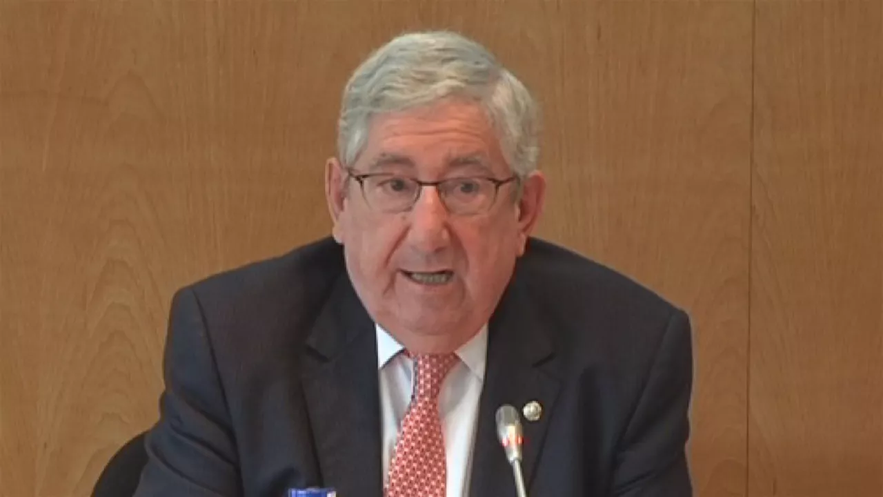 Luis Maria Elustondo, artxiboko irudian