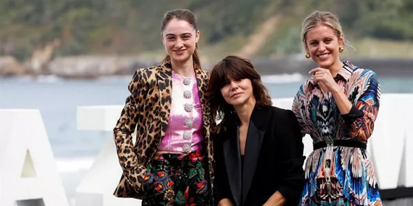 Raffey Cassidy, Malgorzata Szumowska eta Denise Gough. Argazkia: Efe. 
