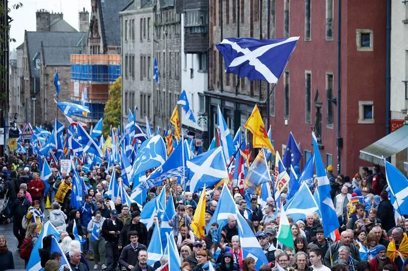 Manifestación en Edimburgo, en 2019. Foto de archivo de EFE.