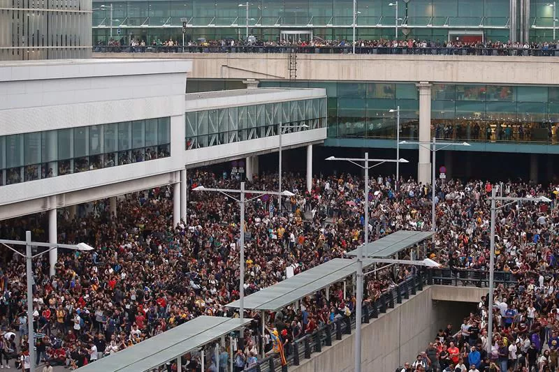 Katalunia protestak El Prat aireportua