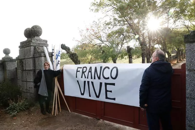 FRANCO EXHUMACION CARTEL EFE