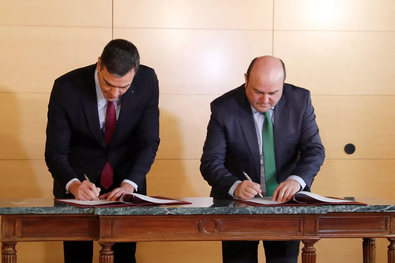 ANDONI ORTUZAR Y PEDRO SANCHEZ EFE