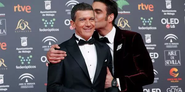 Jon Kortajarena y Antonio Banderas. EFE.