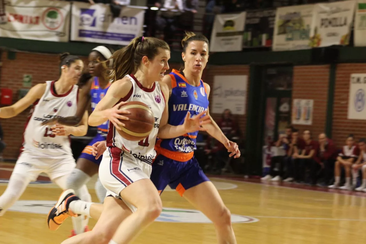 LOINTEK GERNIKA VALENCIA BASKET BLAKE DIETRICK