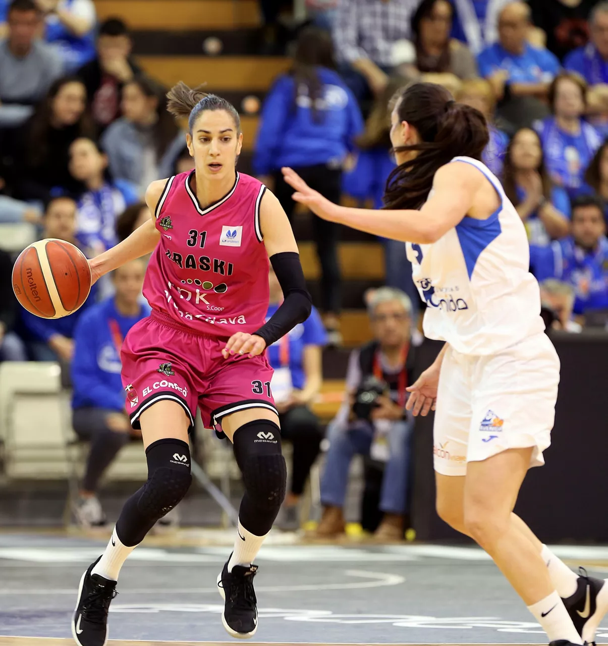 TANIA PEREZ ARASKI PERFUMERIAS AVENIDA EFE