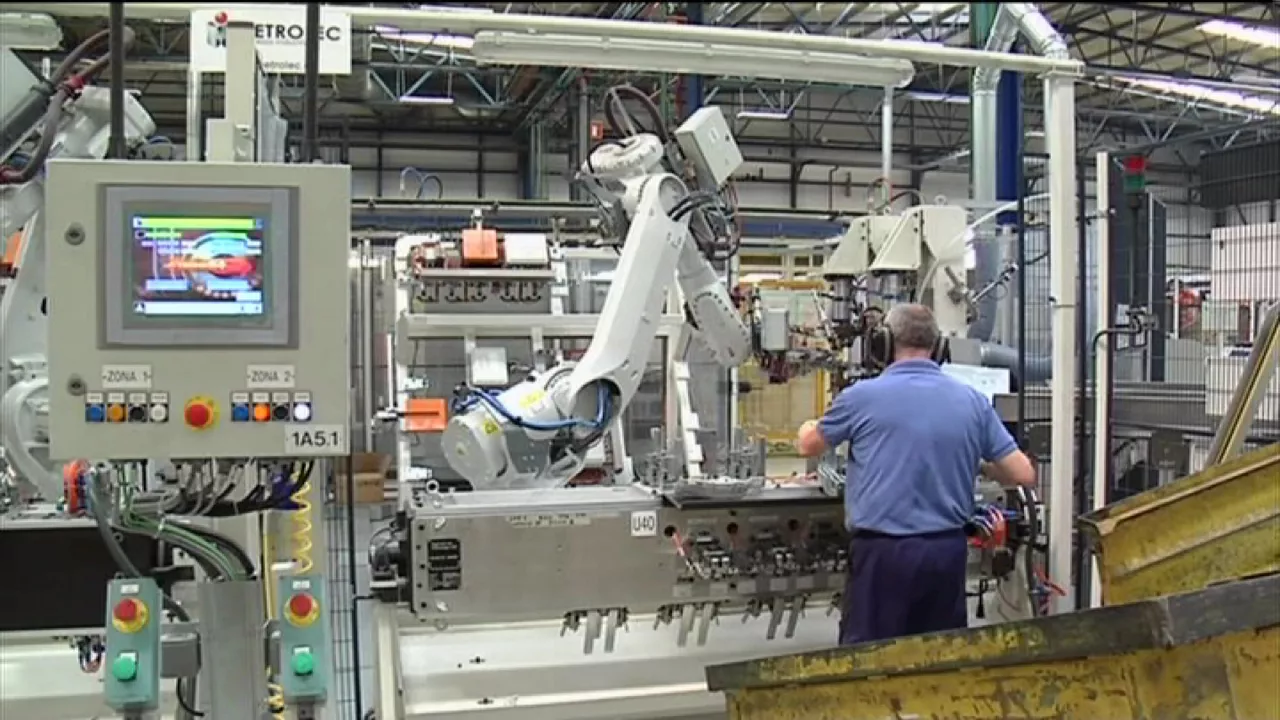 20200318135640_langilea-trabajador-industria_