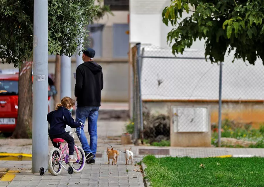 MENORES NIÑOS NIÑAS PARQUE EFE3